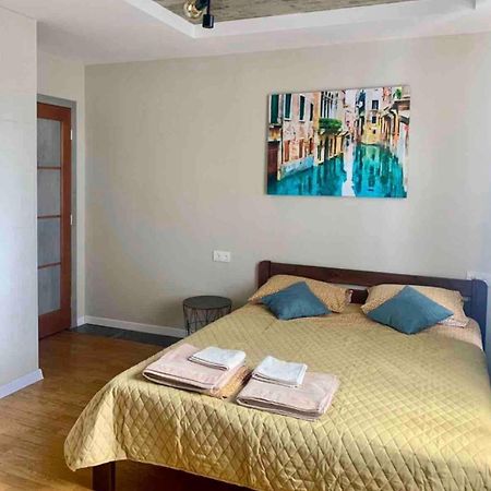 Сучасні Апартаменти У Самому Серці Одеси Odessa Extérieur photo